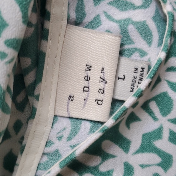 A. New .Day Camisole - Picture 5 of 5